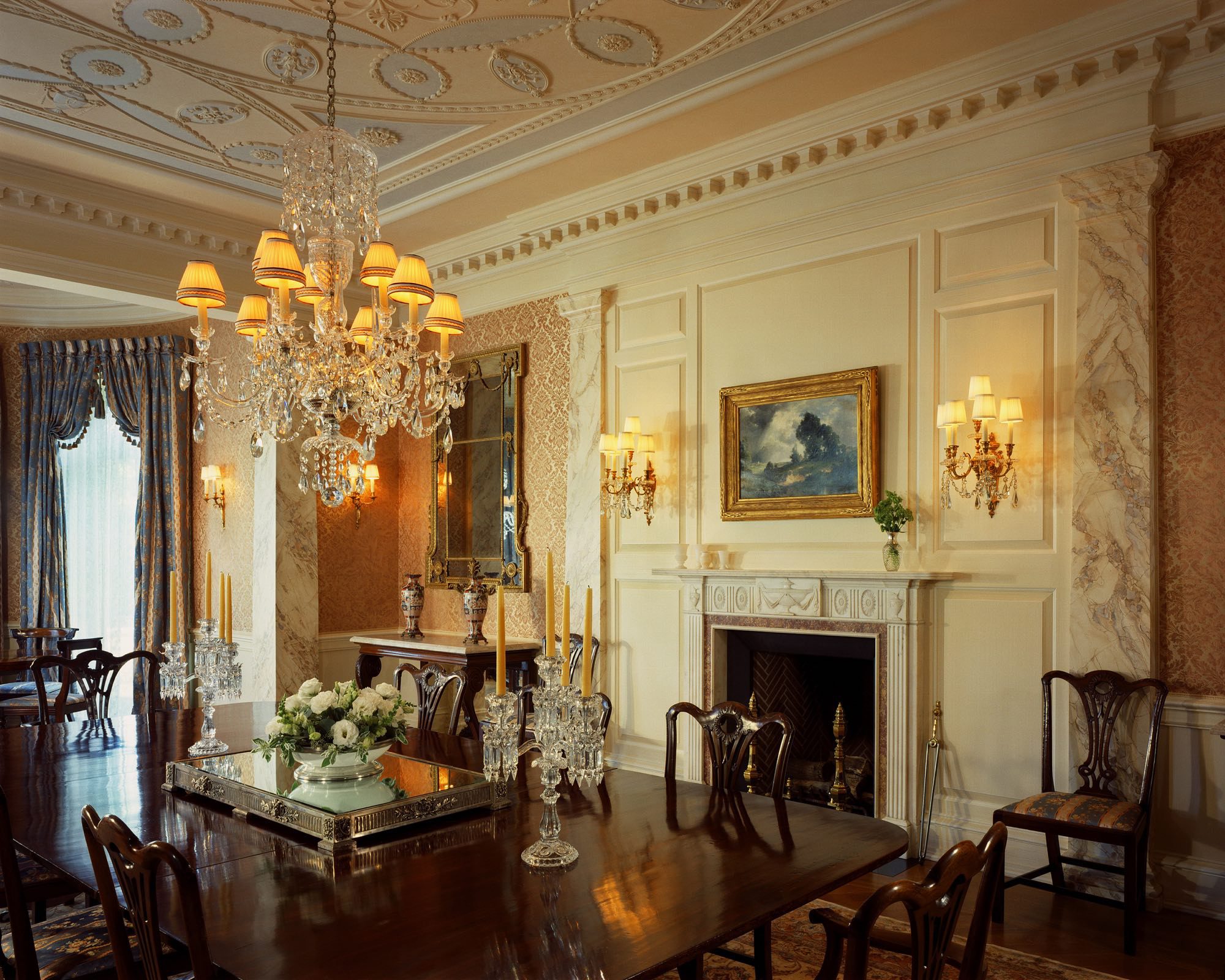 Dining room in Georgian style home