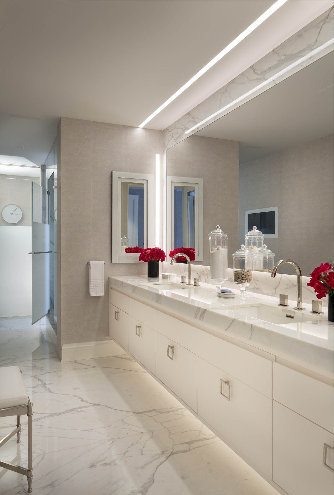 Modern bathroom in New York apartment